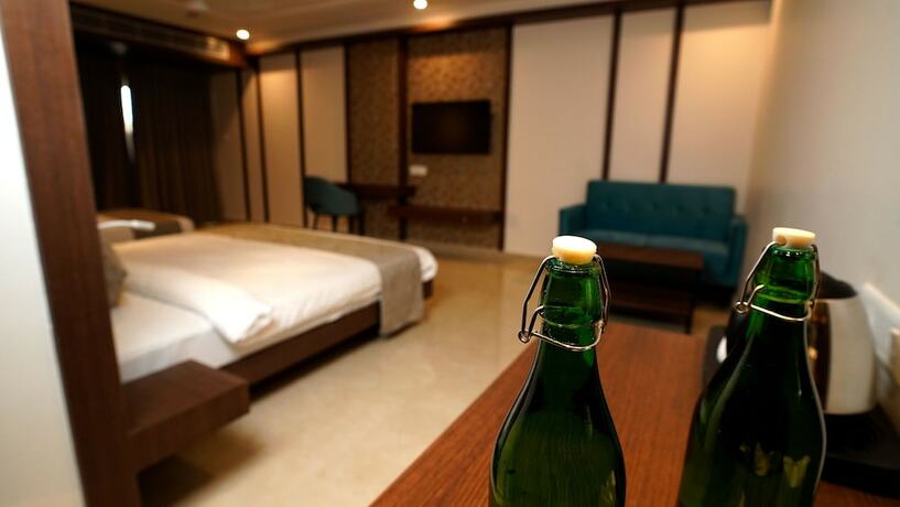 Imagen de la habitación del Hotel Swarna And Resort. Foto 17