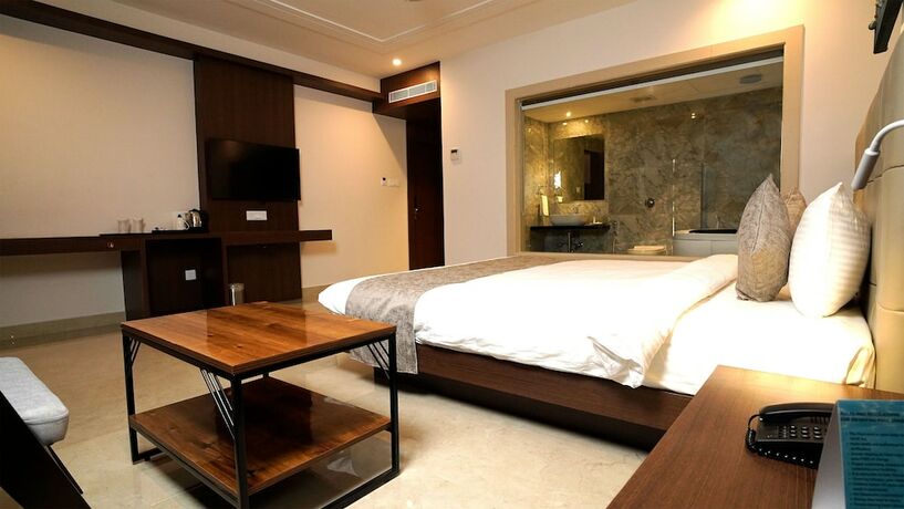 Imagen de la habitación del Hotel Swarna And Resort. Foto 21