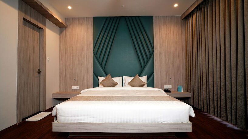 Imagen de la habitación del Hotel Swarna And Resort. Foto 24