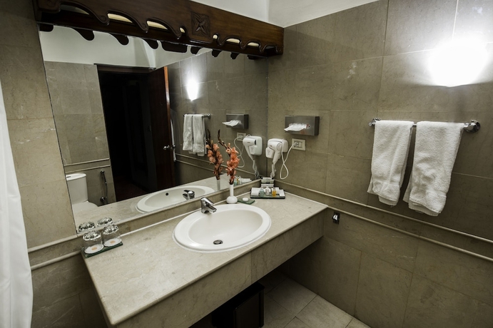 Imagen de la habitación del Hotel Swat Serena. Foto 13