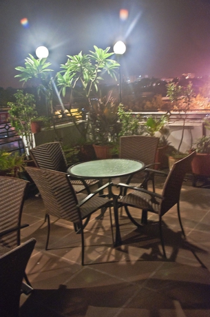 Imagen de los exteriores del Hotel Swati Deluxe. Foto 7