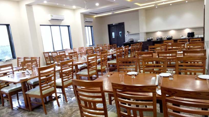 Imagen del bar/restaurante del Hotel Swati, Devbhumi Dwarka. Foto 2