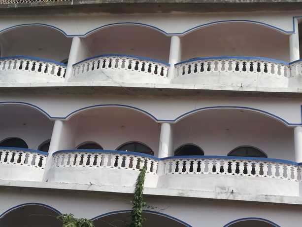 Imagen de los exteriores del Hotel Swati. Foto 19