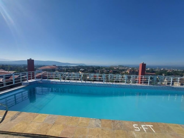 Imagen de la piscina del Hotel Sweet Bargain. Foto 16