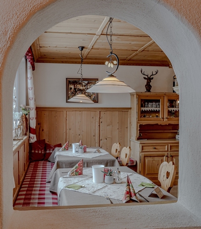 Imagen del bar/restaurante del Hotel Sweet Cherry Boutique and Guesthouse Tyrol. Foto 2