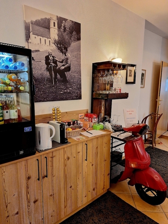 Imagen del bar/restaurante del Hotel Sweet Cherry Boutique and Guesthouse Tyrol. Foto 4