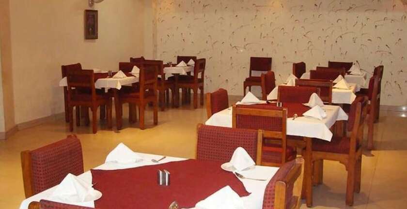 Imagen del bar/restaurante del Hotel Sweet Dream, JAIPUR. Foto 18