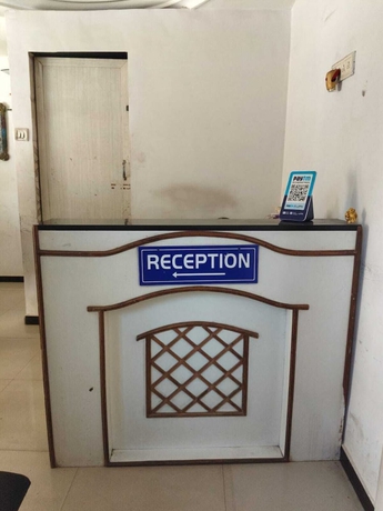 Imagen de los interiores del Hotel Sweet Dream, Rajkot. Foto 13
