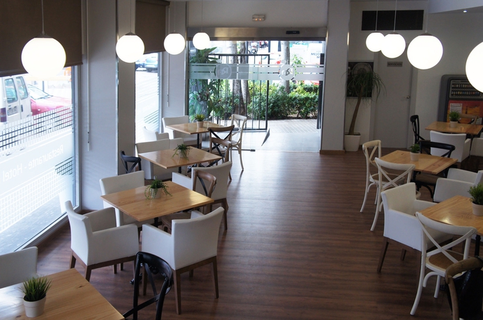 Imagen del bar/restaurante del Hotel Sweet Renasa. Foto 4