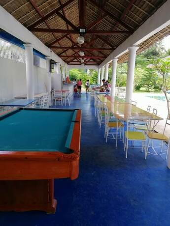 Imagen del bar/restaurante del Hotel Sweet Water Resort. Foto 17