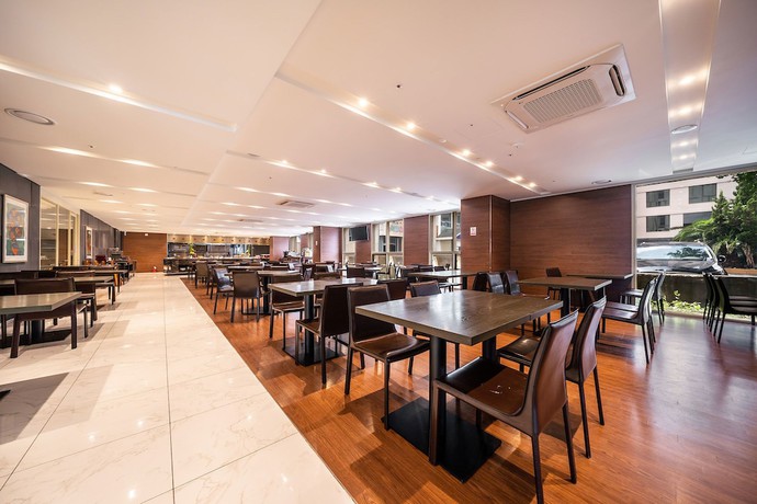 Imagen del bar/restaurante del Hotel Sweetmay Jeju. Foto 2