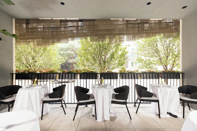 Imagen del bar/restaurante del Hotel Swexan. Foto 4