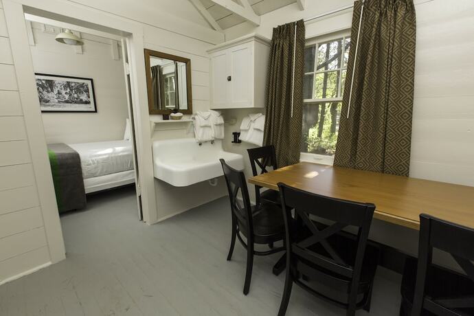 Imagen general del Hotel Swiftcurrent Motor Inn And Cabins - Inside The Park. Foto 1
