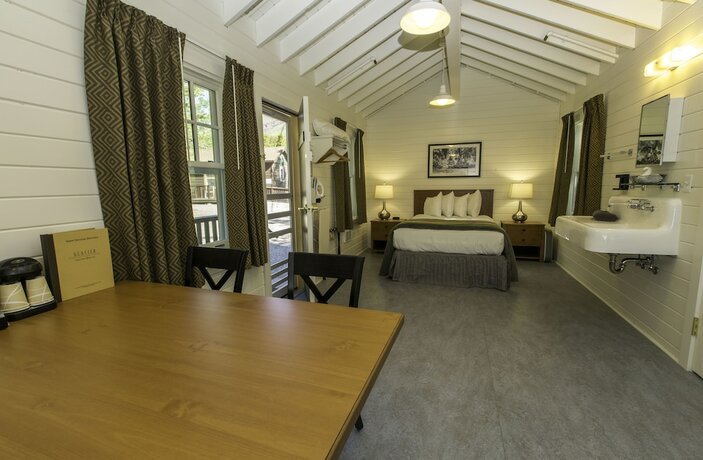 Imagen general del Hotel Swiftcurrent Motor Inn And Cabins - Inside The Park. Foto 4