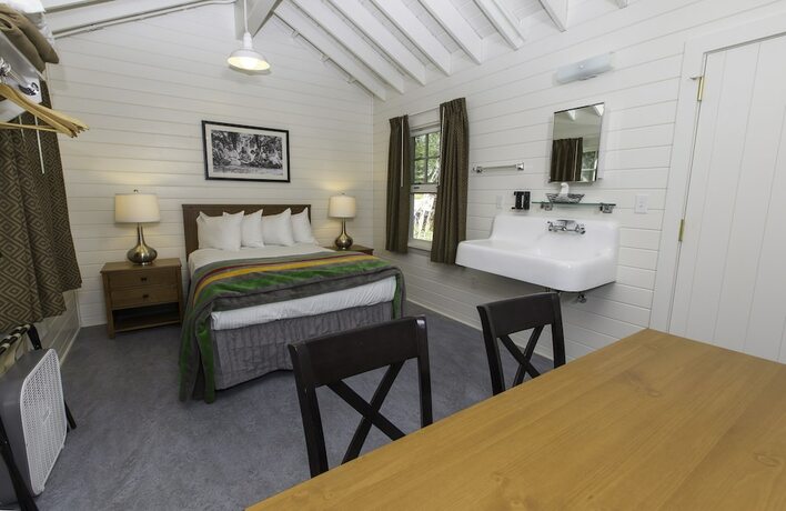 Imagen general del Hotel Swiftcurrent Motor Inn And Cabins - Inside The Park. Foto 5