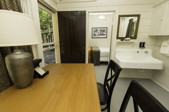 Imagen general del Hotel Swiftcurrent Motor Inn And Cabins - Inside The Park. Foto 10