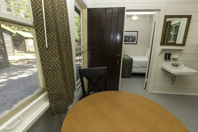 Imagen de la habitación del Hotel Swiftcurrent Motor Inn And Cabins - Inside The Park. Foto 19