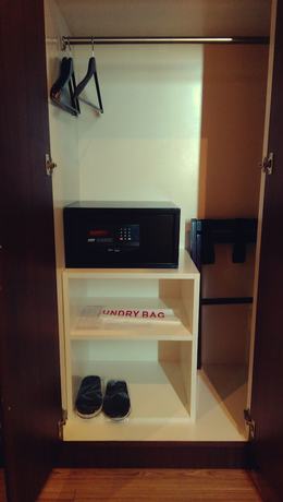 Imagen de la habitación del Hotel Swiss Apartment. Foto 13
