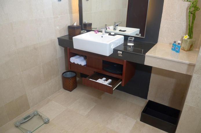 Imagen general del Hotel Swiss Belresort Watu Jimbar. Foto 11