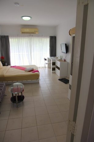 Imagen de la habitación del Hotel Swiss Chalet Guesthouse. Foto 6