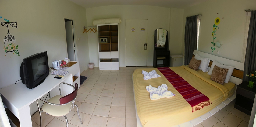 Imagen de la habitación del Hotel Swiss Chalet Guesthouse. Foto 11
