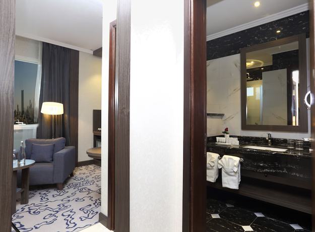 Imagen de la habitación del Hotel Swiss Flora Royal Riyadh. Foto 3