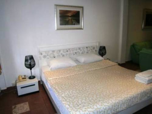 Imagen de la habitación del Hotel Swiss Food Restaurant And. Foto 9