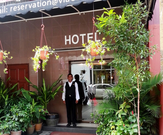 Imagen de los exteriores del Hotel Swiss Garden At Suria. Foto 11