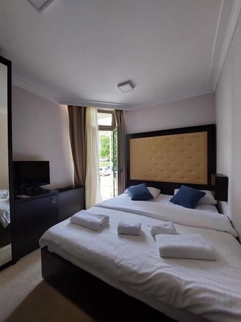 Imagen de la habitación del Hotel Swiss Holiday. Foto 11