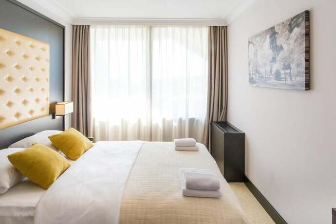 Imagen de la habitación del Hotel Swiss Holiday. Foto 15