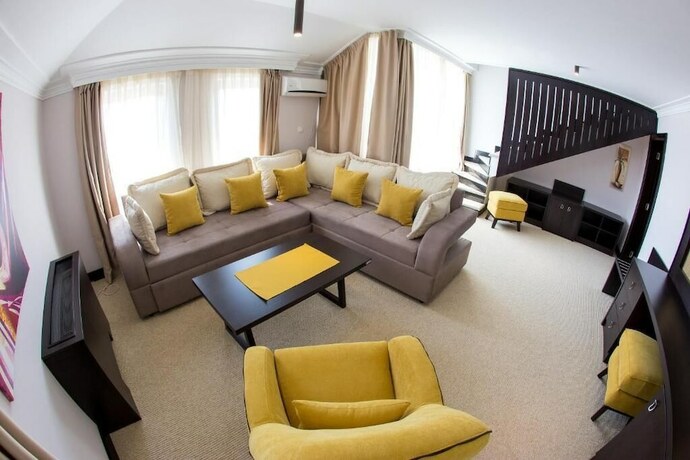 Imagen de la habitación del Hotel Swiss Holiday. Foto 16