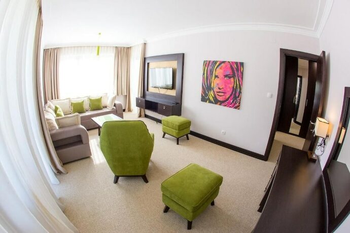 Imagen general del Hotel Swiss Holiday. Foto 8