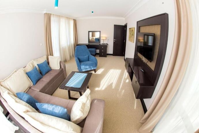 Imagen general del Hotel Swiss Holiday. Foto 10