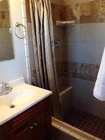 Imagen de la habitación del Hotel Swiss Holiday Lodge. Foto 5