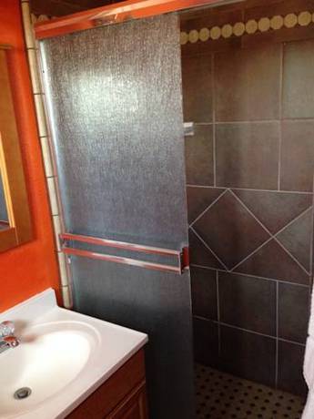 Imagen de la habitación del Hotel Swiss Holiday Lodge. Foto 7