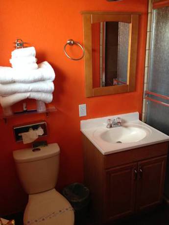 Imagen de la habitación del Hotel Swiss Holiday Lodge. Foto 8