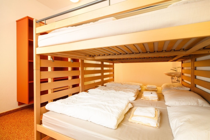 Imagen de la habitación del Hotel Swiss Holiday Park Resort. Foto 4