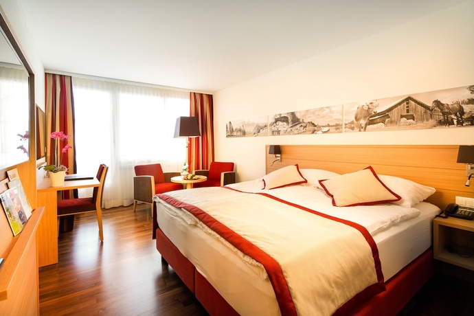 Imagen de la habitación del Hotel Swiss Holiday Park Resort. Foto 6