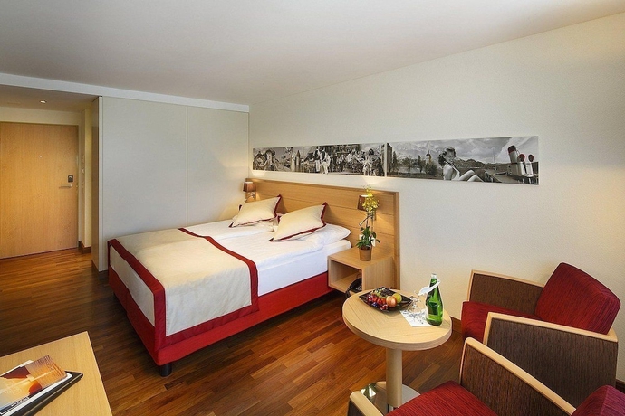 Imagen de la habitación del Hotel Swiss Holiday Park Resort. Foto 7