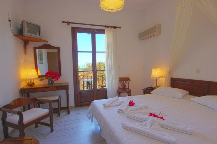 Imagen de los exteriores del Hotel Swiss Home. Foto 11