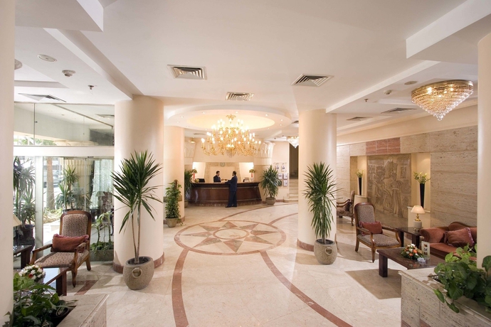 Imagen de los interiores del Hotel Swiss Inn Nile. Foto 12