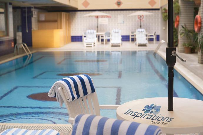 Imagen de la piscina del Hotel Swiss International Palace Manama. Foto 12