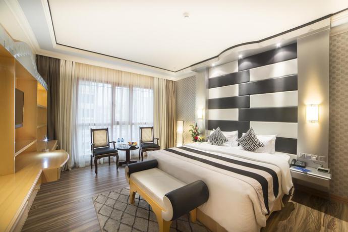 Imagen de la habitación del Hotel Swiss International Palace Manama. Foto 7