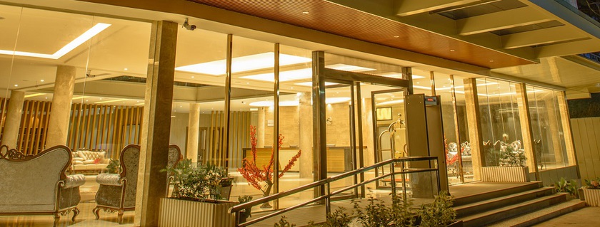 Imagen de los exteriores del Hotel Swiss Lenana Mount. Foto 8