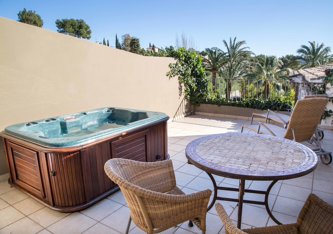 Imagen de la habitación del Hotel Swiss Moraira. Foto 17