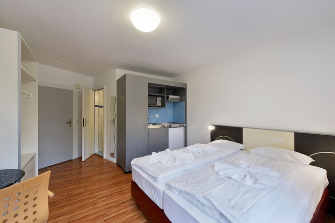 Imagen de la habitación del Hotel Swiss Star California. Foto 5