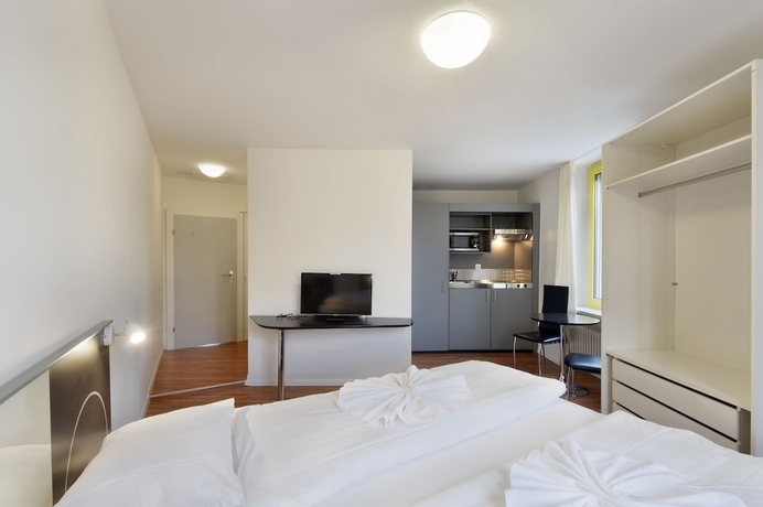 Imagen de la habitación del Hotel Swiss Star California. Foto 6