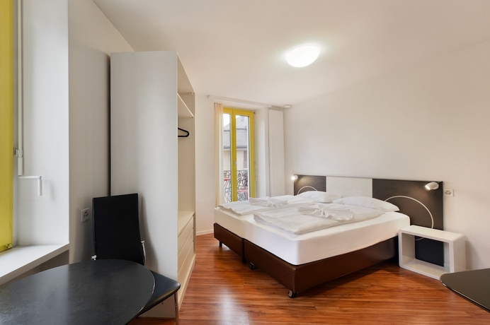 Imagen de la habitación del Hotel Swiss Star California. Foto 8