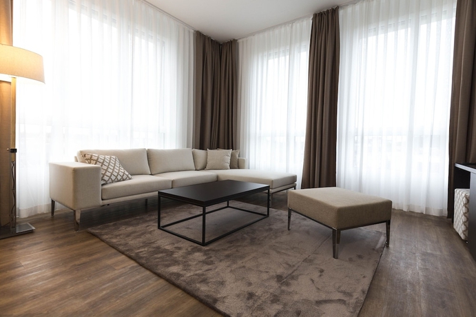 Imagen de la habitación del Hotel Swiss Star. Foto 8