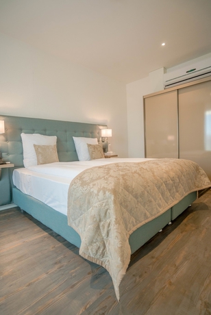 Imagen de la habitación del Hotel Swiss Star. Foto 19